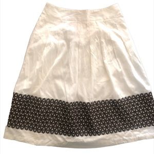 Ann Taylor LOFT Creamy White Full A-line Skirt w/Brown Floral Embroidery Bottom
